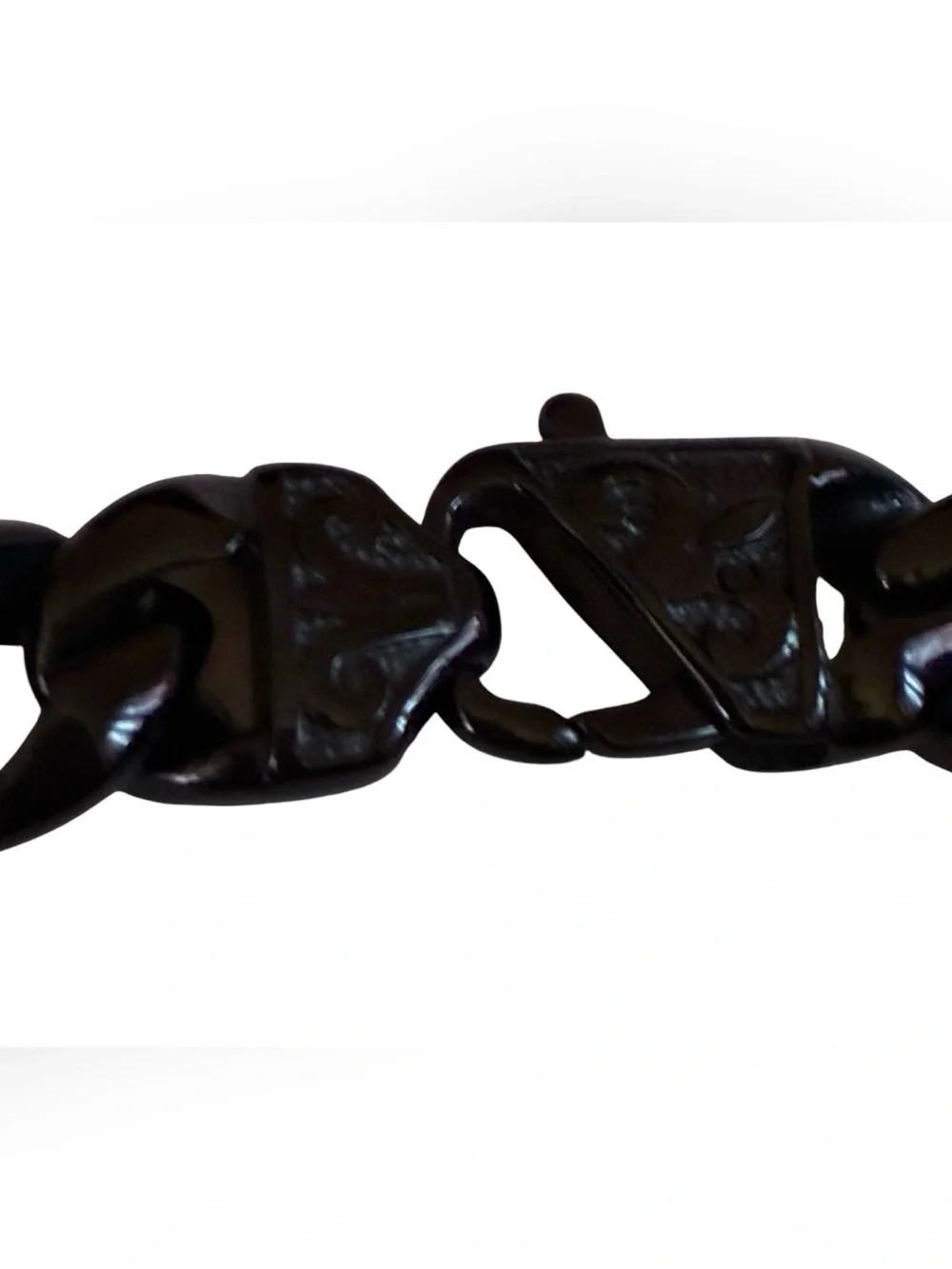 NWOT MEN’S STAINLESS STEEL BLACK COATED THICK BRACELET 9” L